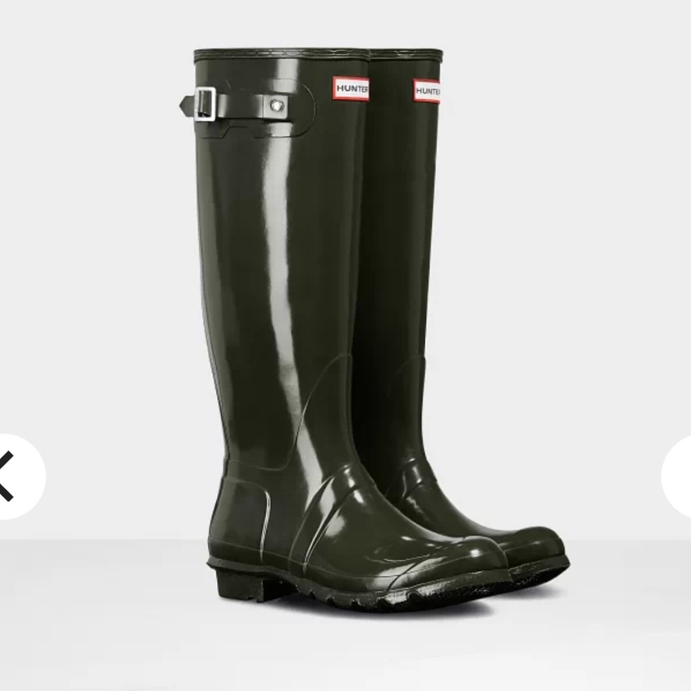 Hunter Rain Boots in “Dark Olive” Women’s Size 8
